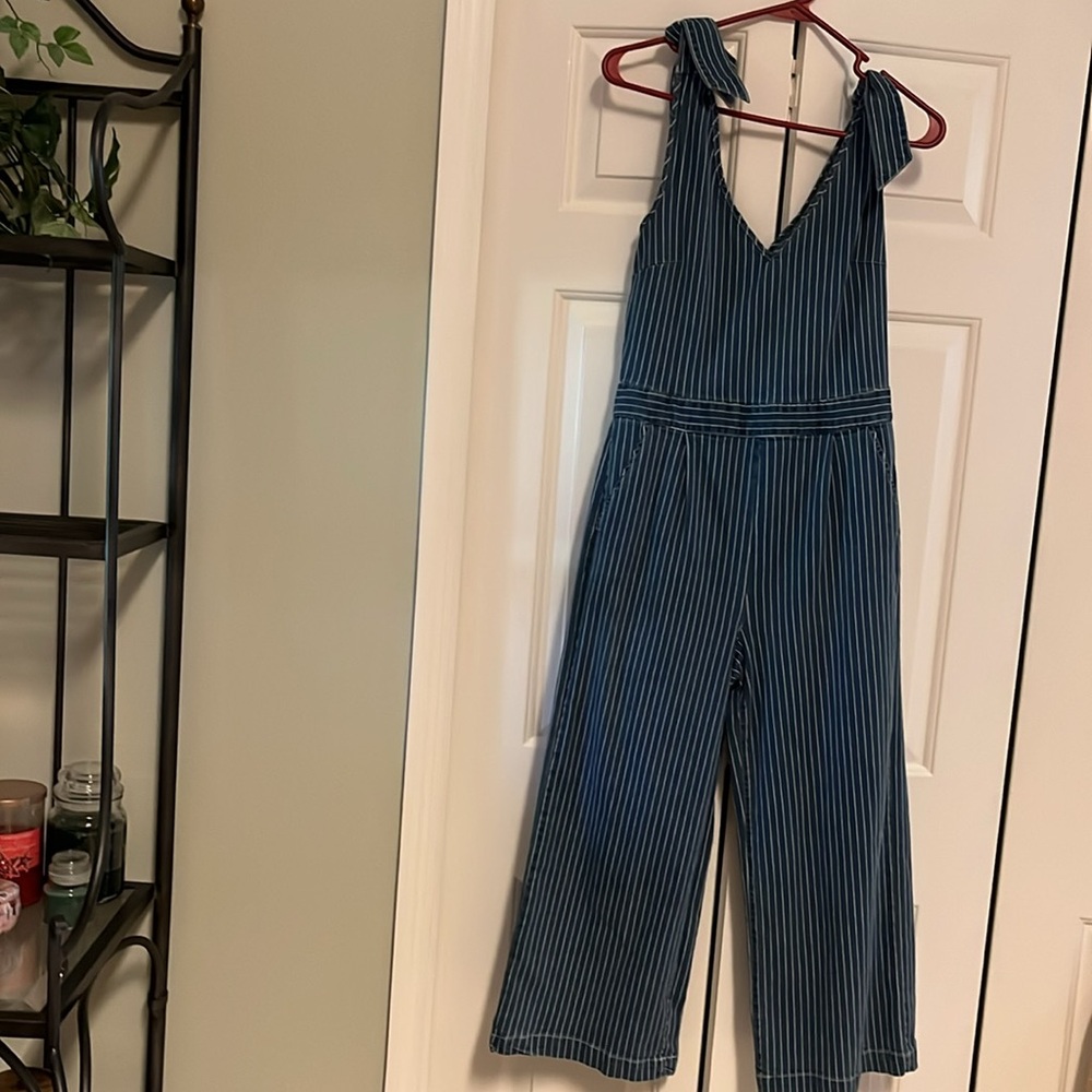 Stylish Blue Denim Overalls - Picture 3 of 4